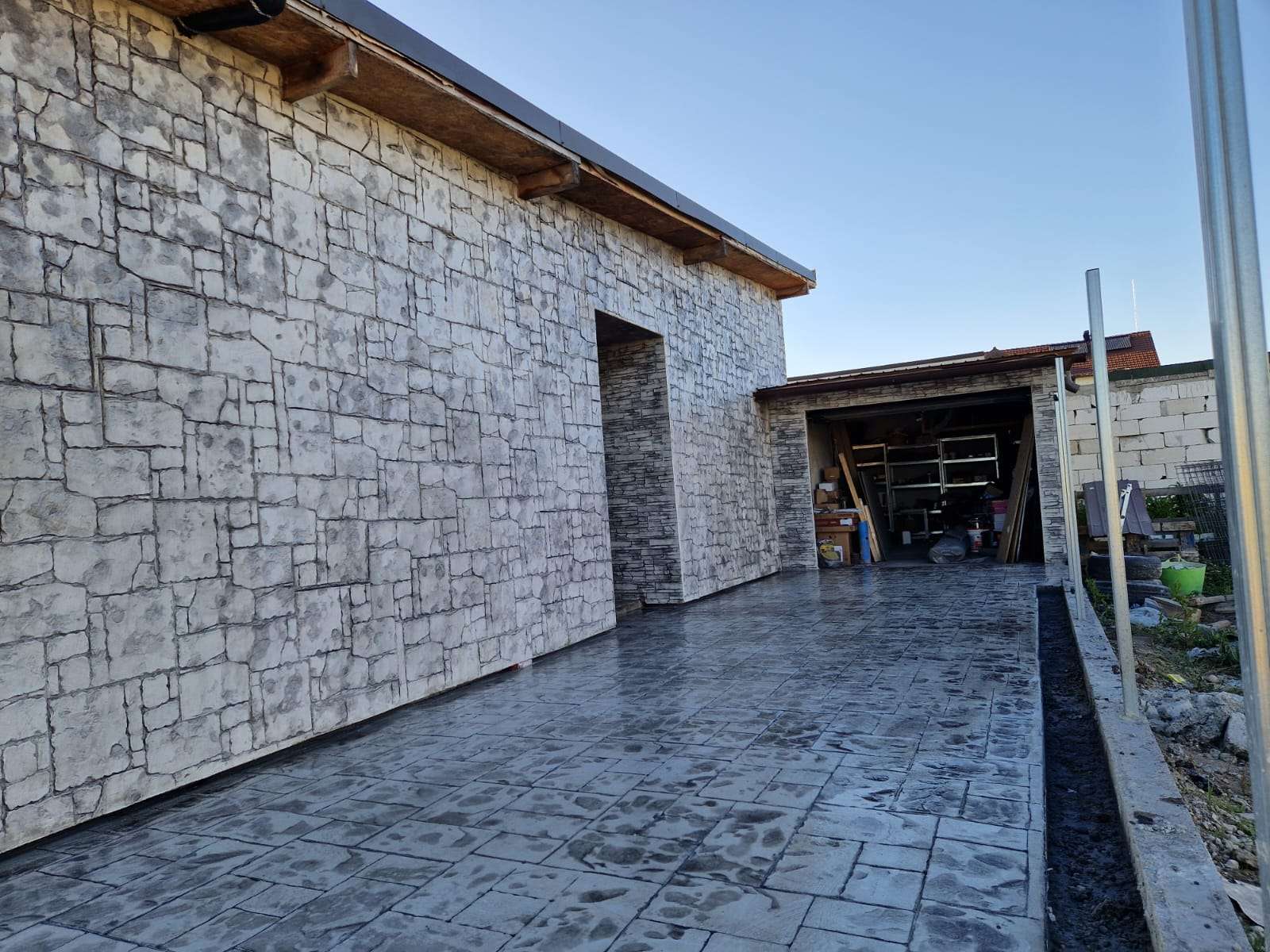 Beton amprentat alee acces auto Targoviste